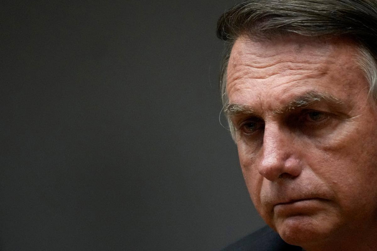 Bolsonaro dice que no congelará “el precio de nada” en medio de dudas