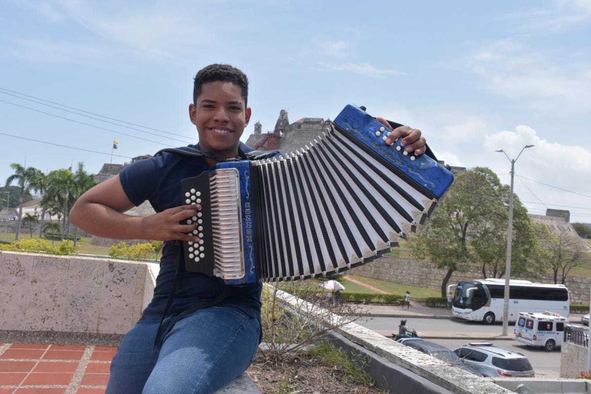 El acordeonero cartagenero que va por la corona en el Festival Vallenato