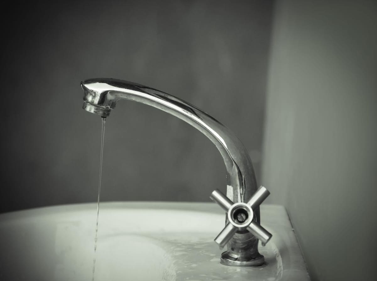 Tome precauciones ante la continuidad de los racionamientos de agua en Cartagena. // Foto: 123RF.
