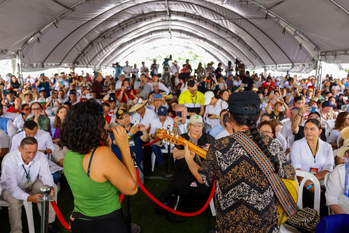 Imagen del evento "Pacto por la Tierra y la Vida" en Chicoral, donde Gustavo Petro defendió la redistribución de tierras en Colombia.// Foto: Cortesía