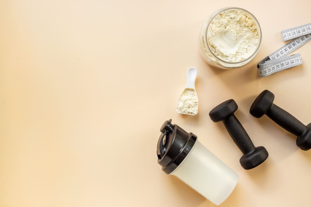 Una dieta balanceada y completa ofrece todos los nutrientes esenciales para el desarrollo óptimo.