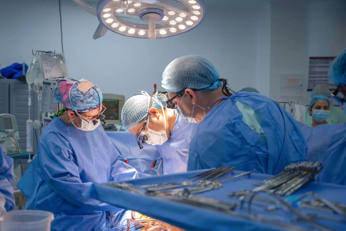 Colombia implanta por primera vez el corazón artificial más pequeño del mundo