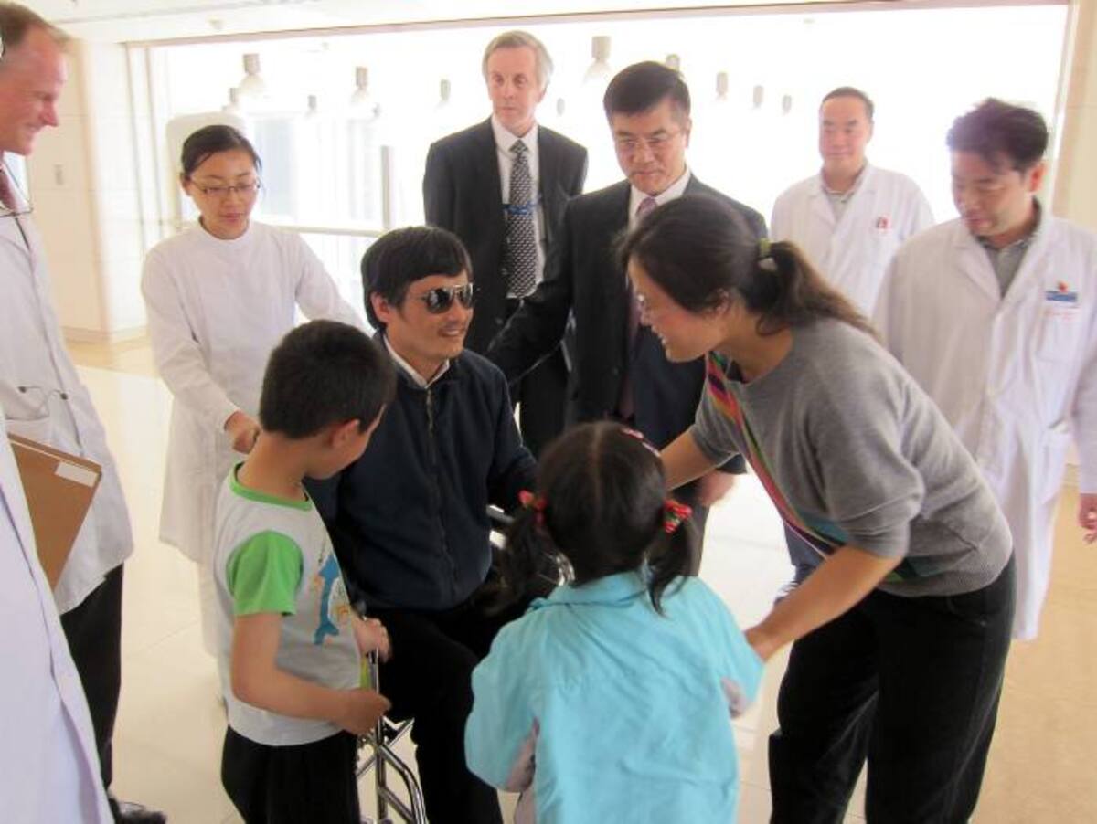 Chen Guangcheng, el disidente chino ciego, confesó que quiere abandonar China. AFP