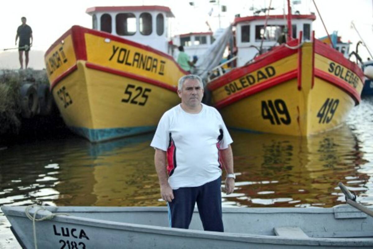 Héctor Osvaldo González, héroe del tsunami de Chile del año pasado. AP
