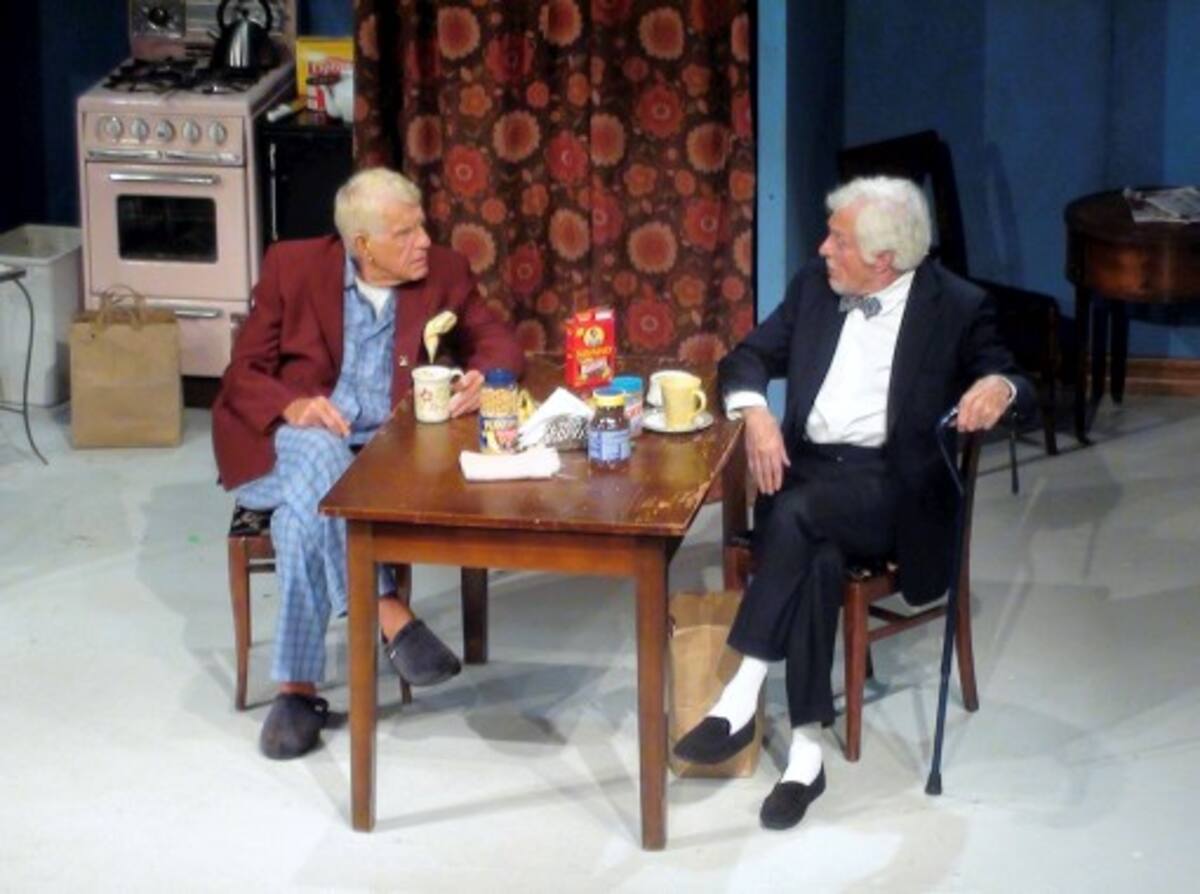 Jerry Van Dyke, izquierda, y su hermano Dick Van Dyke en “La pareja dispareja”. AP SHIRLEY VAN DYKE