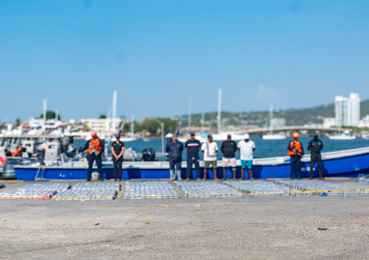 Incautación de la Armada Nacional a 198 km de Cartagena de Indias. //Cortesía
