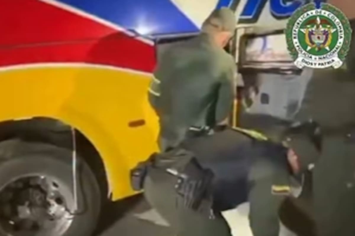 Incautaron 460 kilos de marihuana ocultos en un bus de servicio público