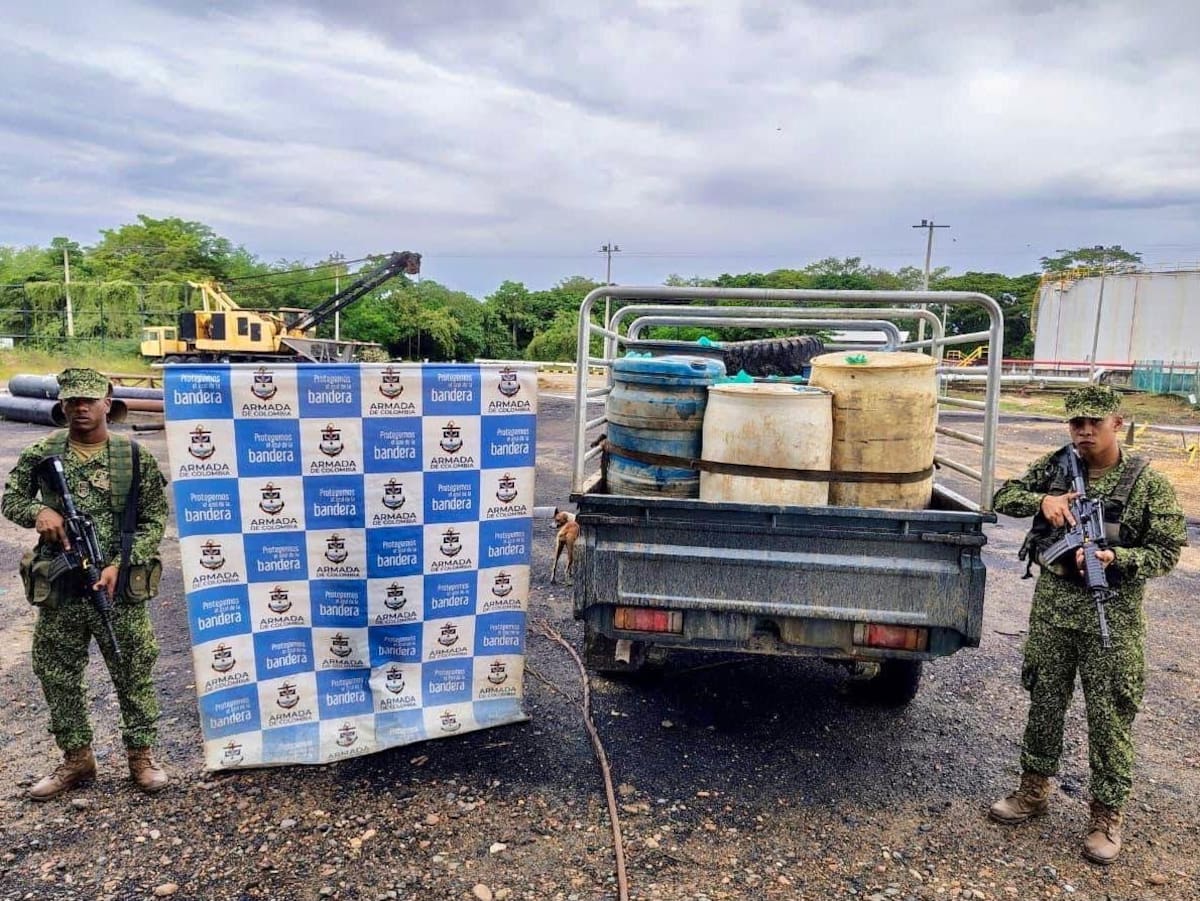 Incautan combustible y cemento que serían destinados a actividades ilícitas en dos departamentos.