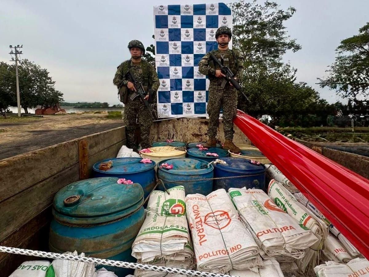 Incautan combustible y cemento que serían destinados a actividades ilícitas en dos departamentos.