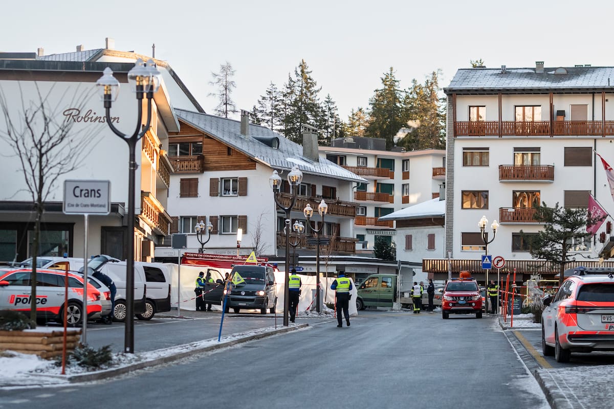 Incendio en bar de estación de esquí en Suiza deja decenas de muertos