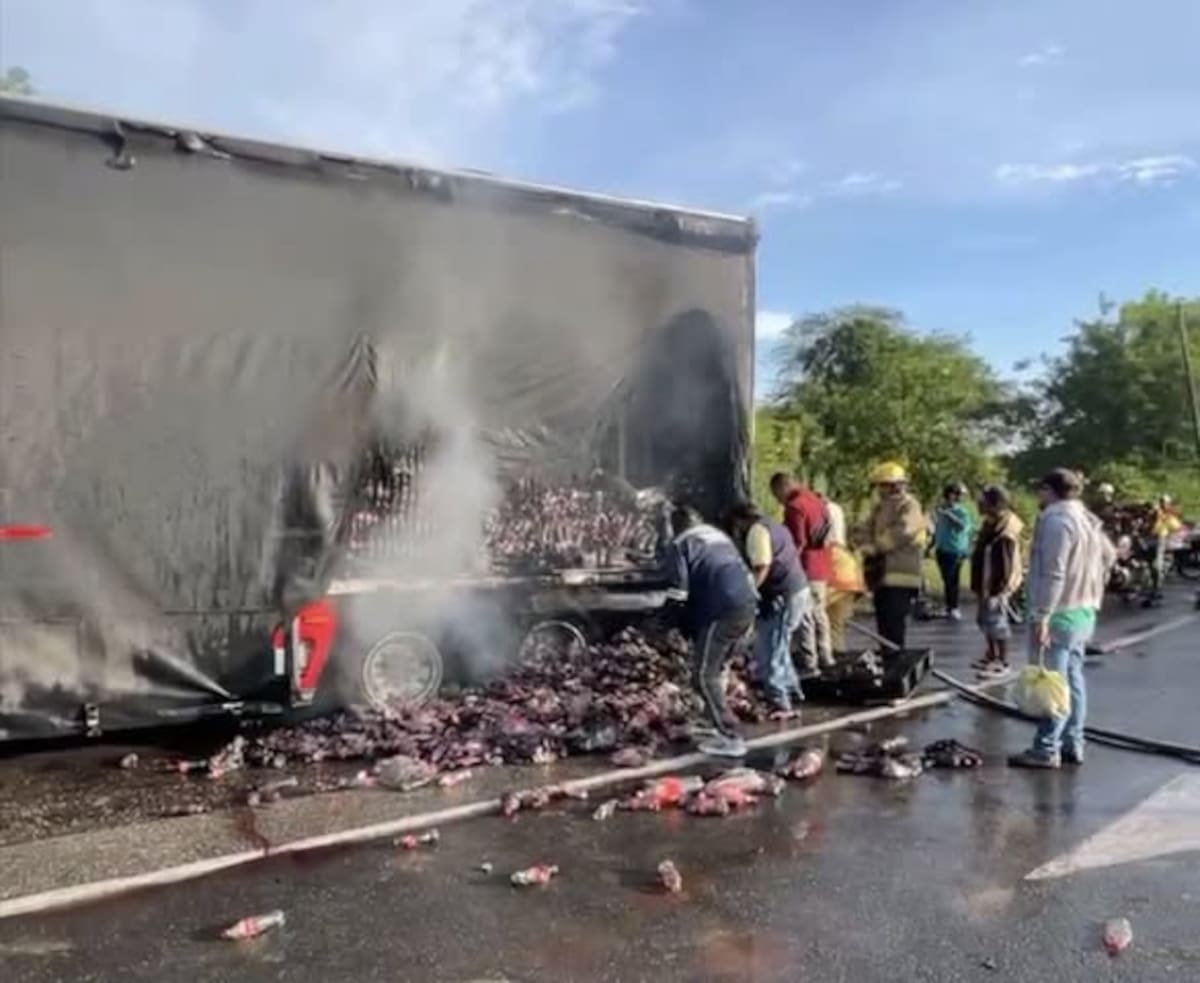 La emergencia ocurrió la mañana de este domingo en la salida de El Carmen de Bolívar hacia Ovejas, Sucre. // FOTO: TOMADA DE TELEMONTES DE MARÍA