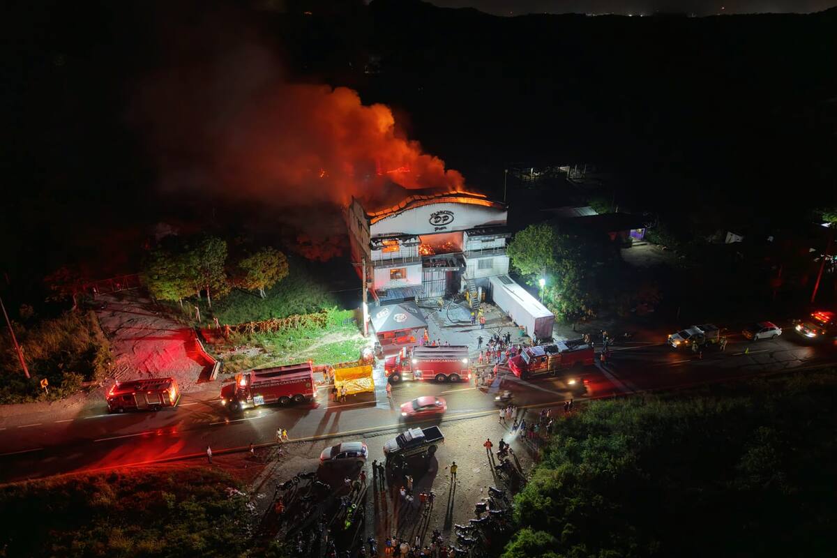 Incendio en bodegas en Turbana causó pánico: investigan las causas