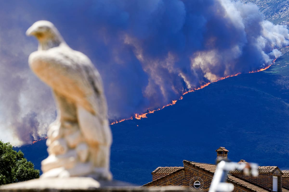 ¡El fuego devora el centro de España! Ya son 77.000 hectáreas reducidas a cenizas