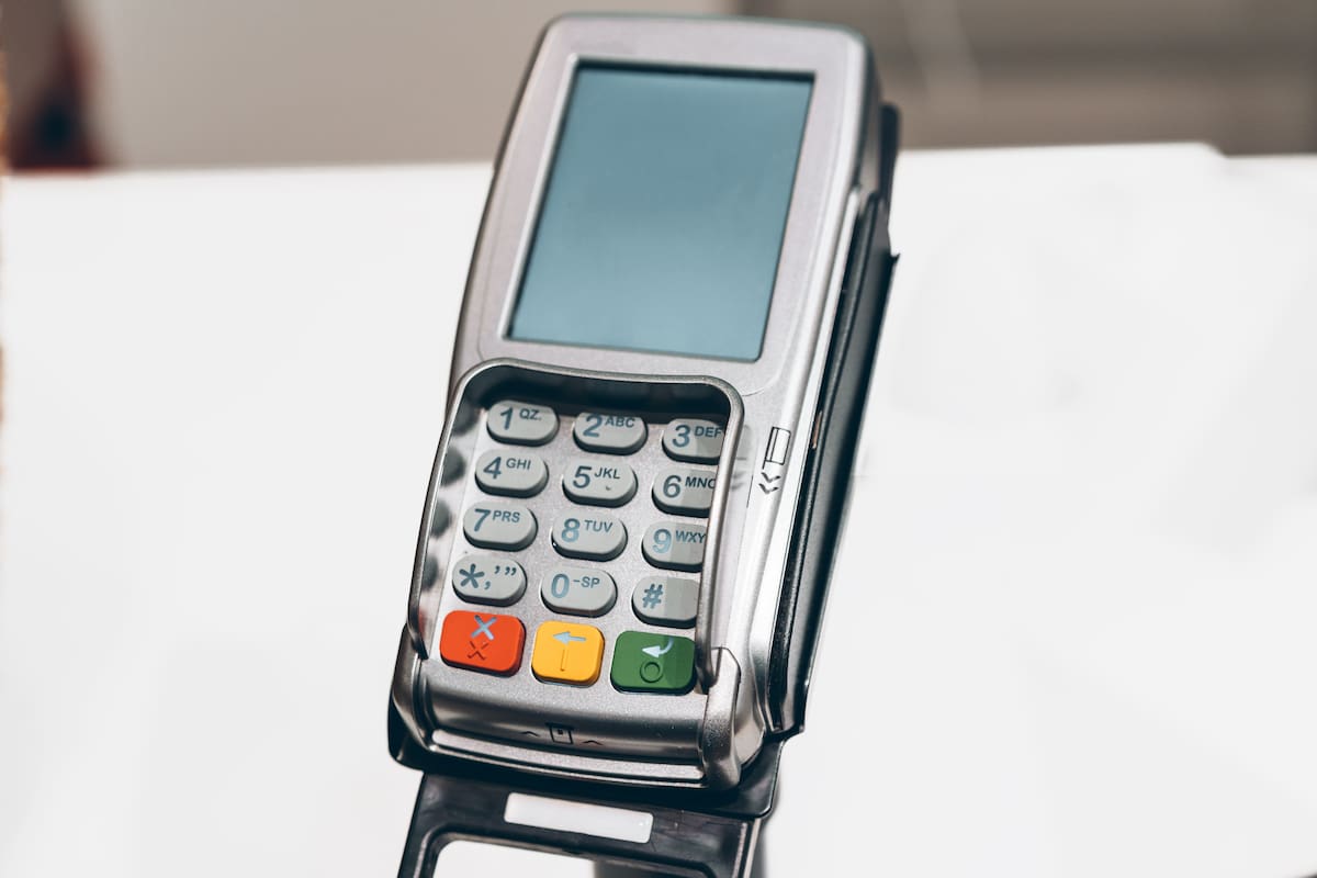 A cierre de 2023 en el país había un total de 1.301.084 datáfonos, cifra superior en 18,7% a la alcanzada el año anterio. // Cortesía 123RF