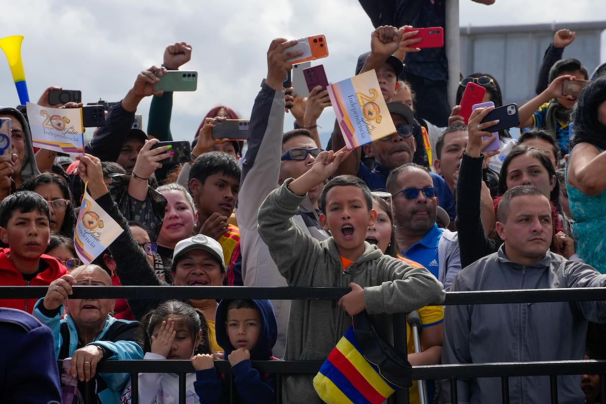Desórdenes en el desfile del 20 de julio en Bogotá: esto se sabe