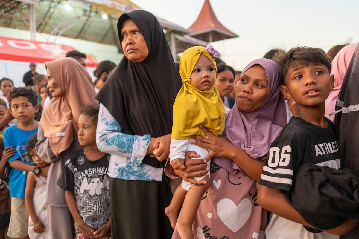 Indonesia, al límite tras el sismo: 70 fallecidos y miles de personas sin alimentos