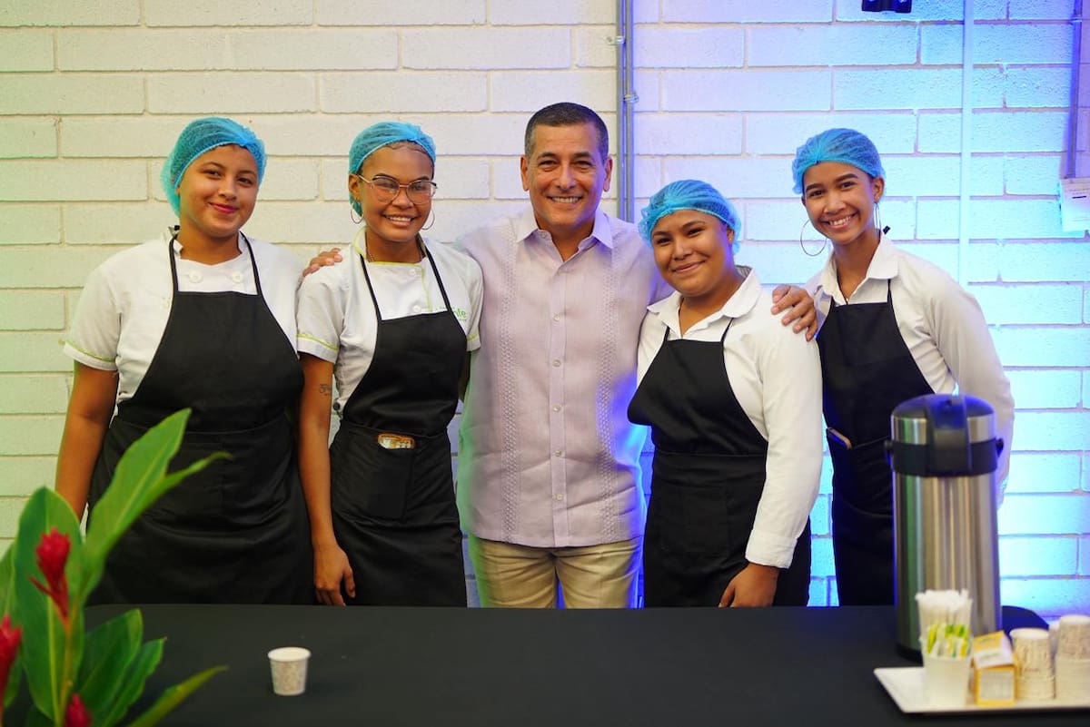 El alcalde Dumek Turbay resaltó que la juventud es un pilar en este propósito // Foto: cortesía.