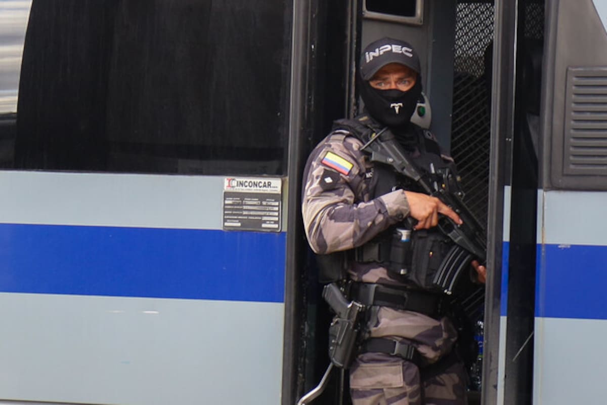 INPEC incauta 306 celulares en un ‘megaoperativo’ en 6 cárceles