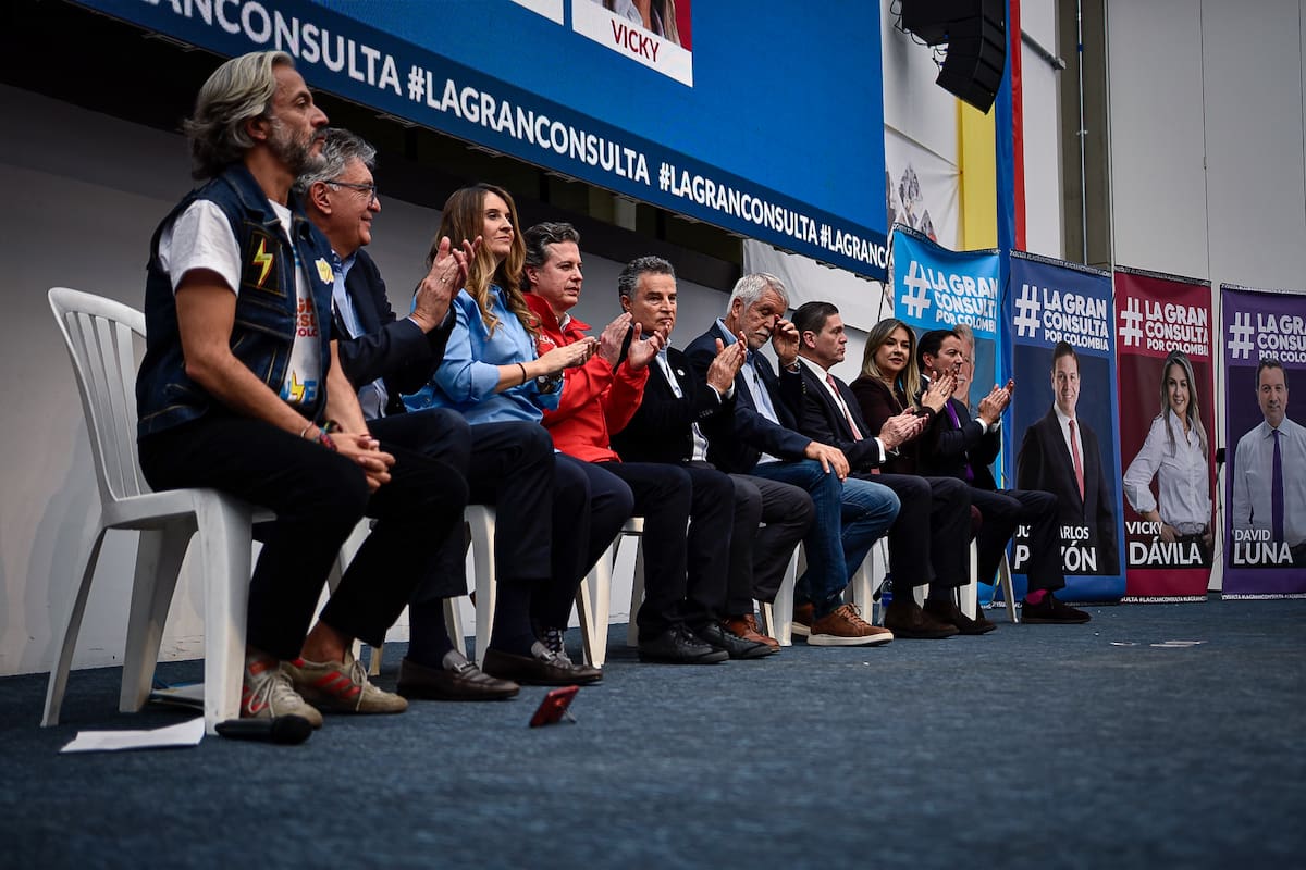 El tsunami político que sacudió las consultas del centro y la izquierda