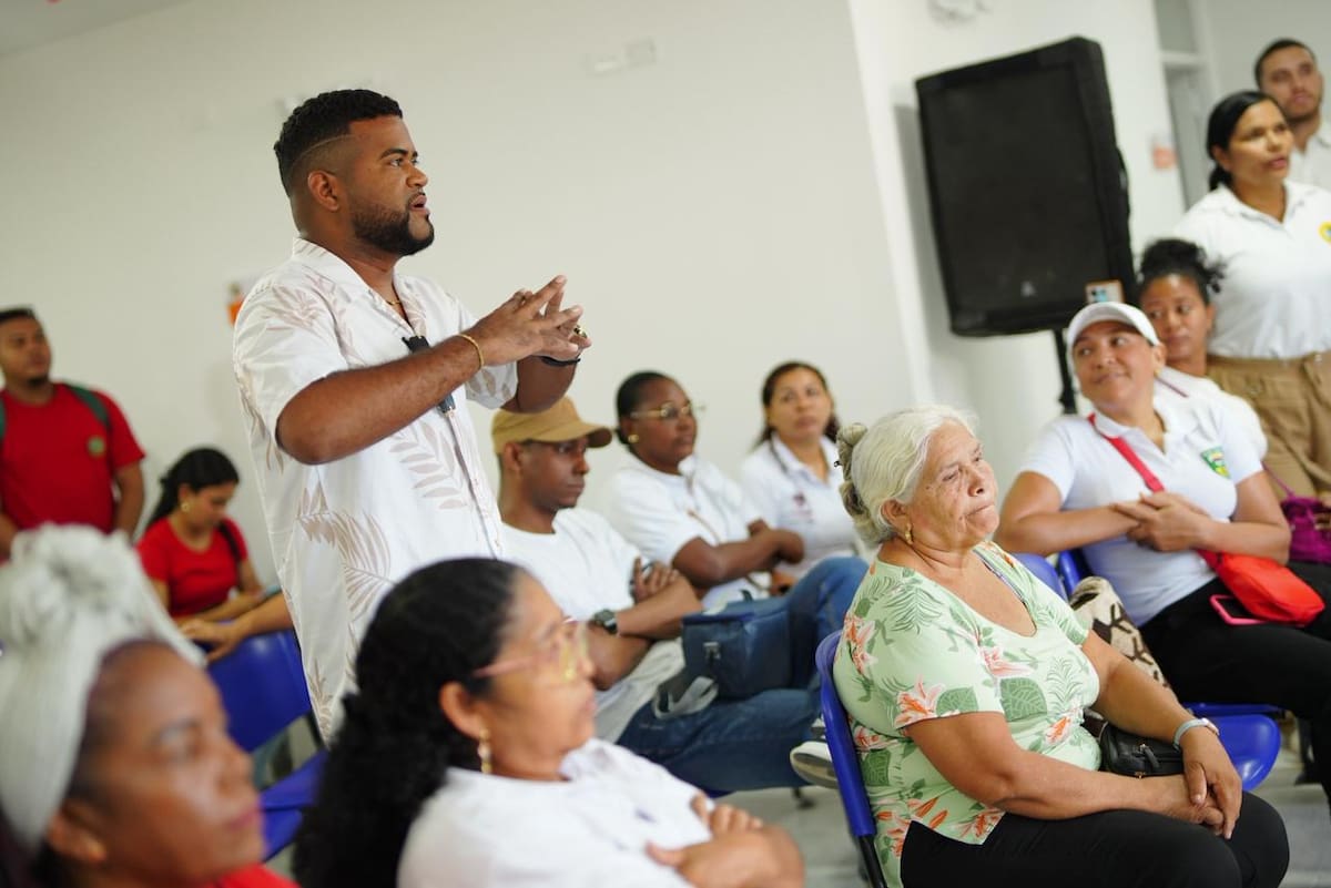 Socialización con la comunidad. // Foto: cortesía - Alcaldía de Cartagena.