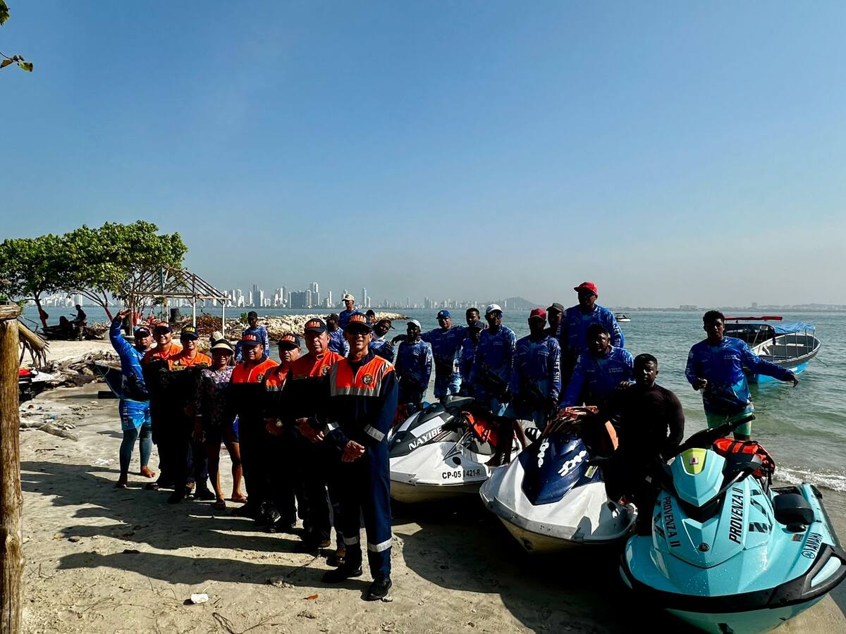 Inspección de la Capitanía de Puerto de Cartagena a las motos acuáticas de Tierra Bomba. // Foto: cortesía - Dimar