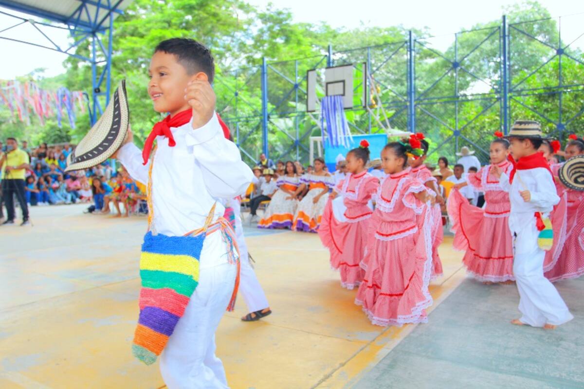 Institución Educativa de Caracolí celebró entre bailes la ‘Semana Cultural’