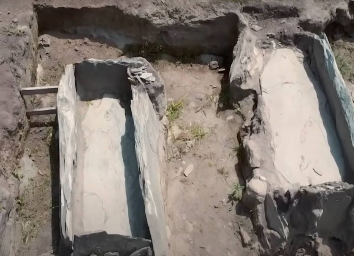 La mayoría de las tumbas estaban hechas con lajas de piedra (cancel). // Foto de internet