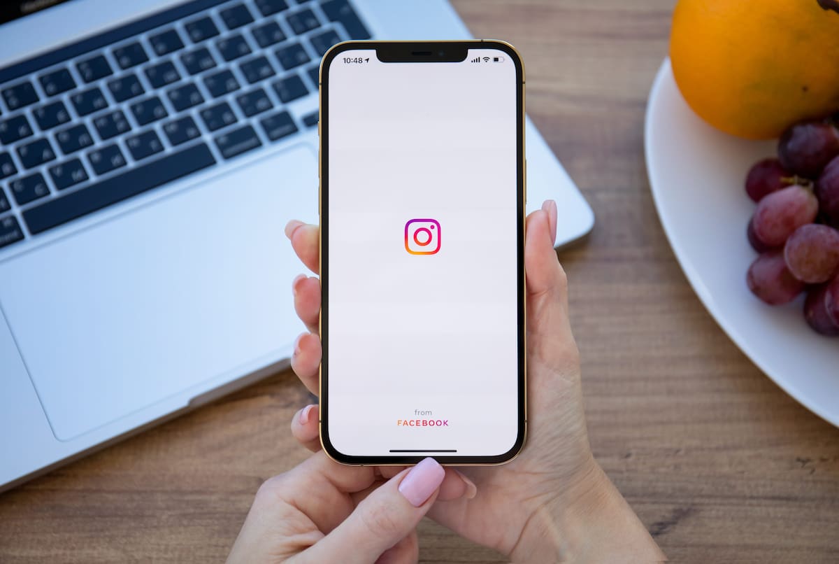 Instagram es utilizada por negocios como una "vitrina digital" gratuita, donde de manera interactiva muestran sus productos y conectan con clientes. // Foto: 123rf.