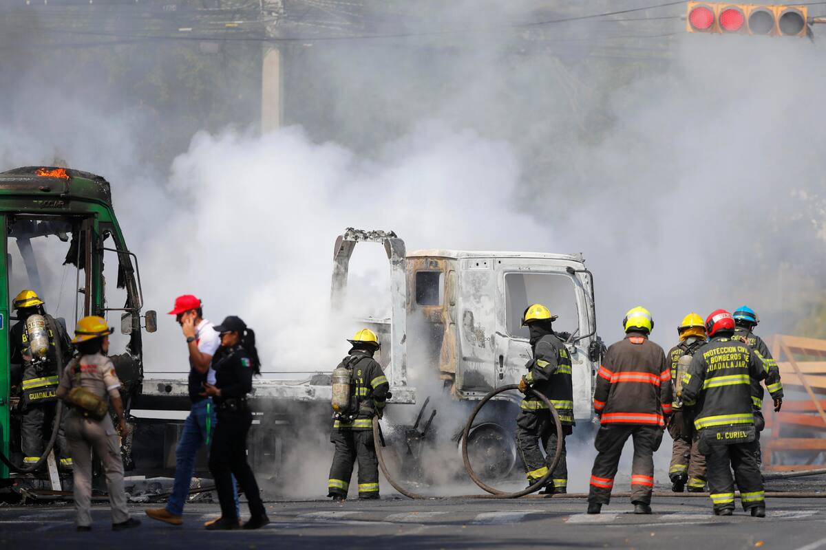 Caos en México tras muerte de alias El Mencho: narcos intentaron incendiar una gasolinera