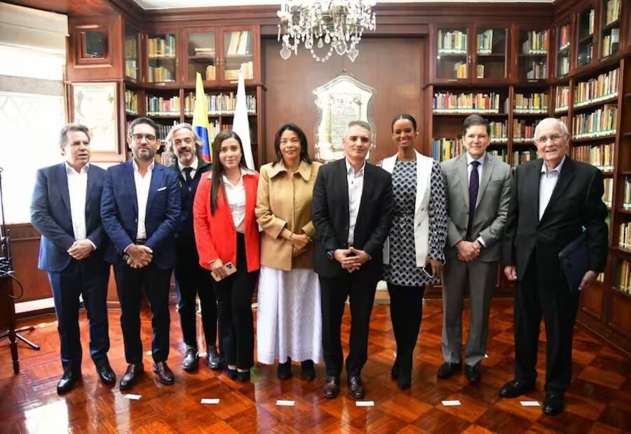 Comité Promotor del Referendo por la Autonomía Fiscal Entregó Firmas