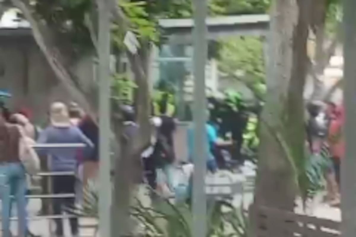 Patrullera se enfrentó a hombre que intentó robarle su dotación; el agresor resultó herido