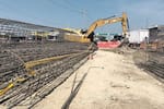 Empieza construcción de bases de puentes del intercambiador vial de La Carolina