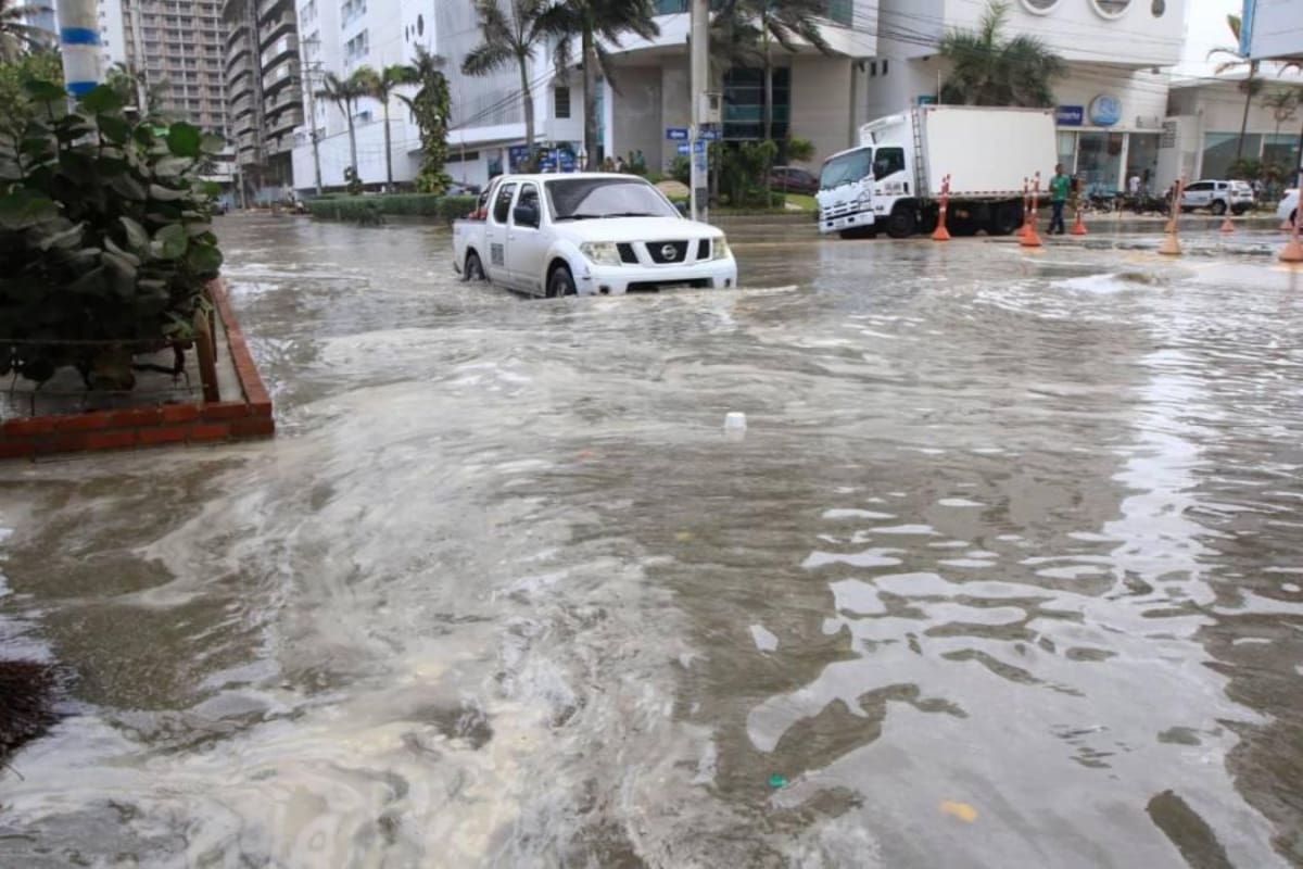 Bocagrande es uno de los barrios de Cartagena que sufre más inundaciones por la marea alta. // Foto: Archivo