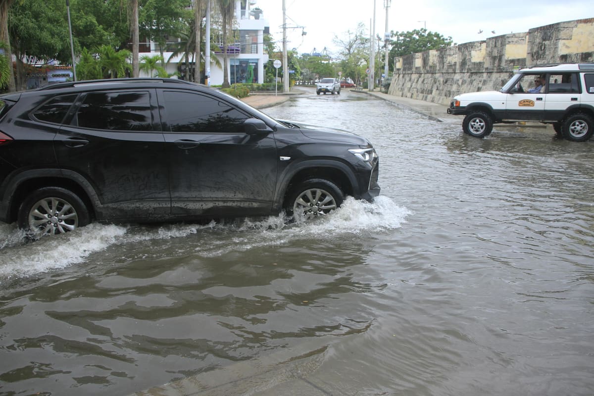 Inundaciones en Manga por subida de la marea. // Julio Castaño