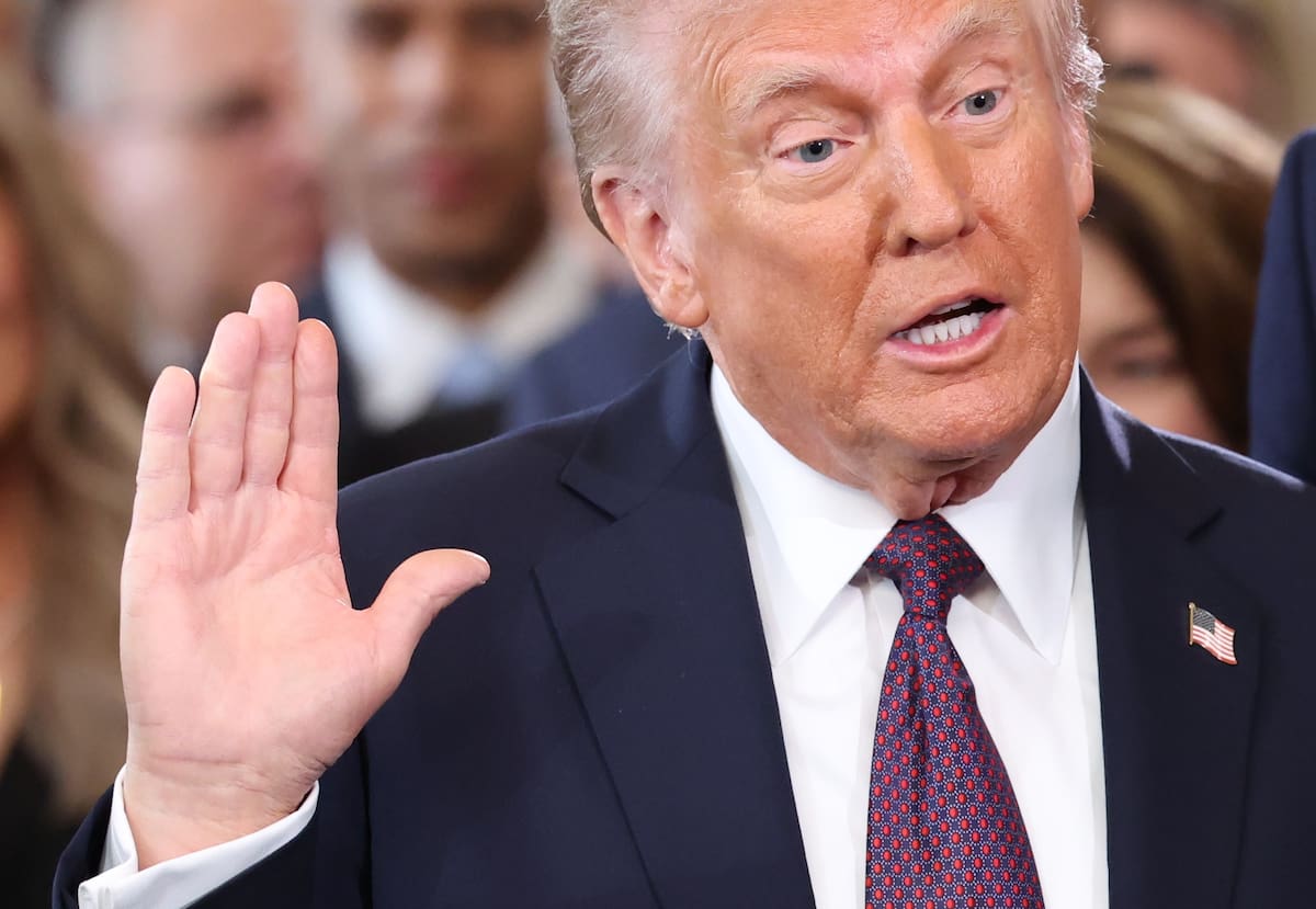 FOTODELDÍA Washington (Estados Unidos), 20/01/2025. - Donald Trump jura su cargo como el 47º presidente de los EE.UU., en la Rotunda del Capitolio de los EE.UU., este lunes en Washington, DC, USA. EFE/KEVIN LAMARQUE / POOL
