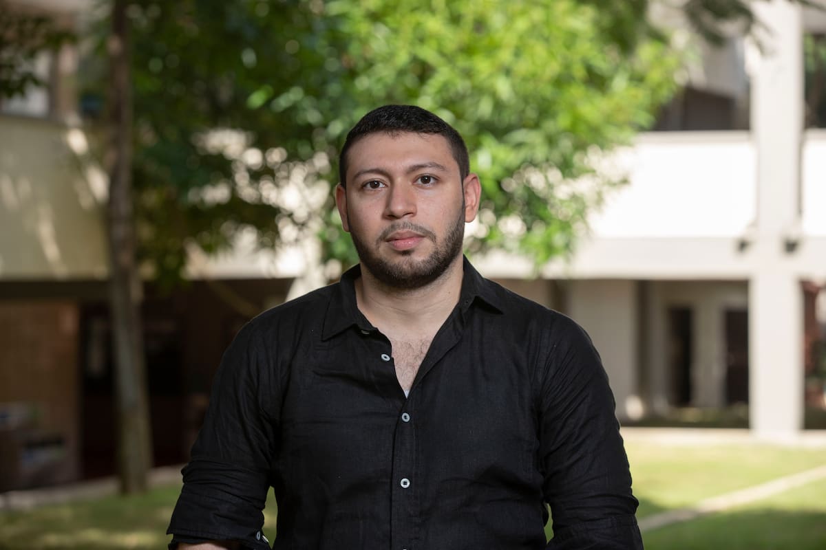 Jeffrey Janer Quiñones, profesor de la Escuela de Negocios, Leyes y Sociedad de la UTB.