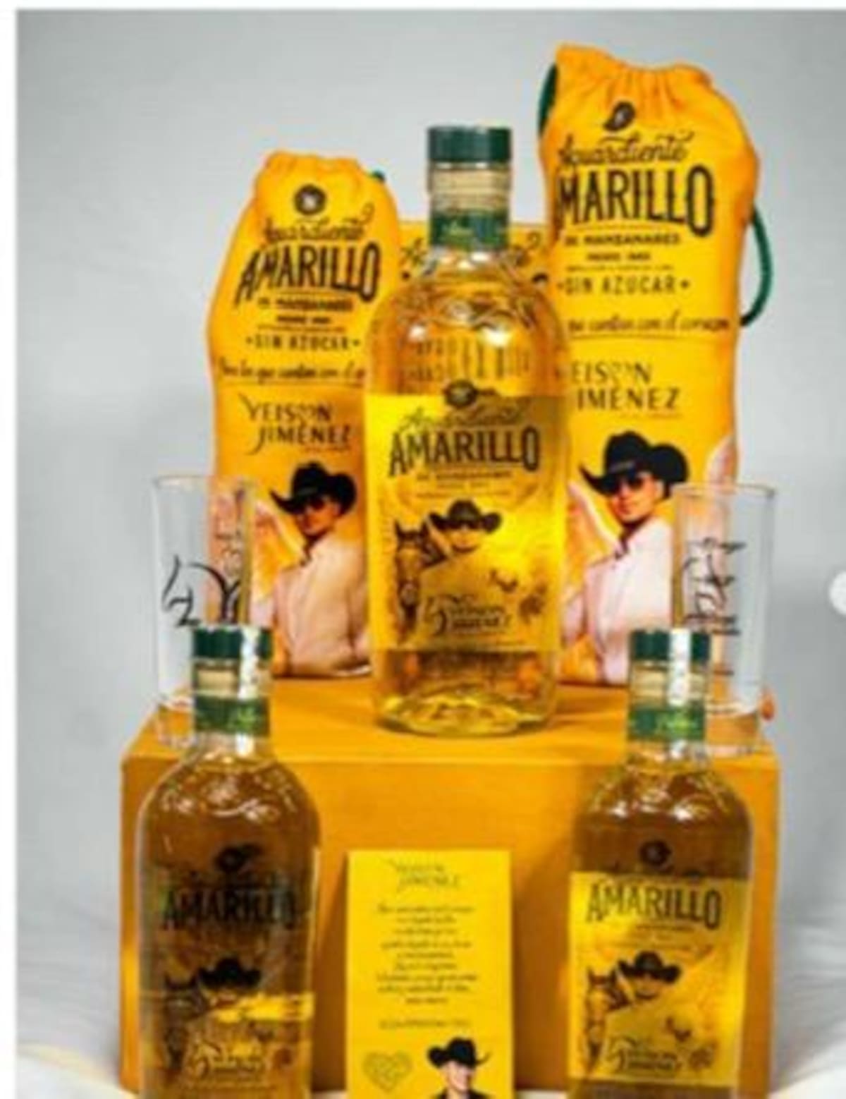 Invima emite alerta sanitaria por aguardiente “Amarillo de Manzanares” que usa imagen de Yeison Jiménez. // Foto: cortesía de Invima