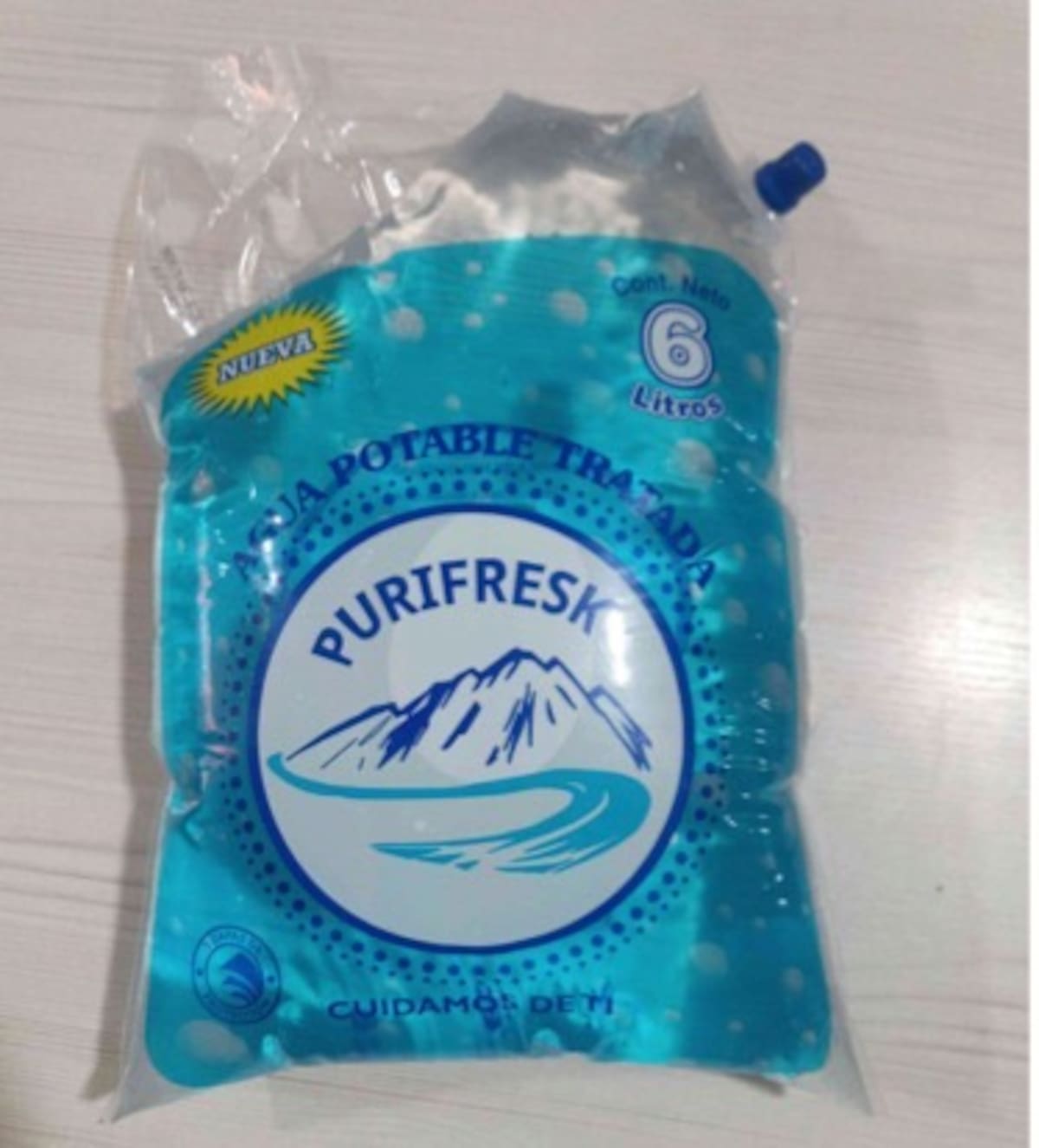 Invima lanza alerta sanitaria por marca de agua potable vencida en Colombia. // cortesía Invima