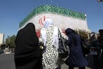 Irán castiga con 74 latigazos a una artista por presentarse sin velo en internet