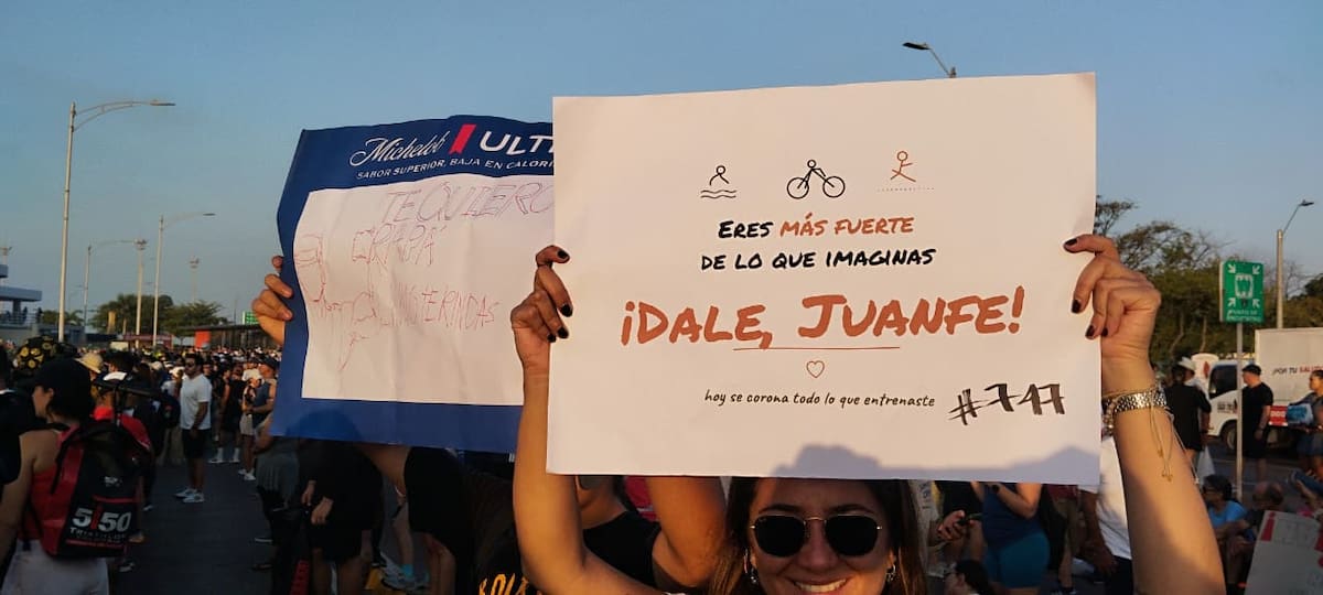 Así se vive el Ironman 5150 este domingo en Cartagena. // Foto: Óscar Díaz - El Universal.
