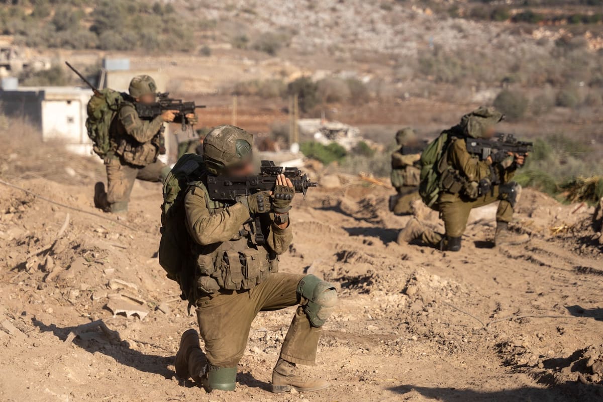 Actividad de soldados israelíes, este jueves en Gaza.//EFE