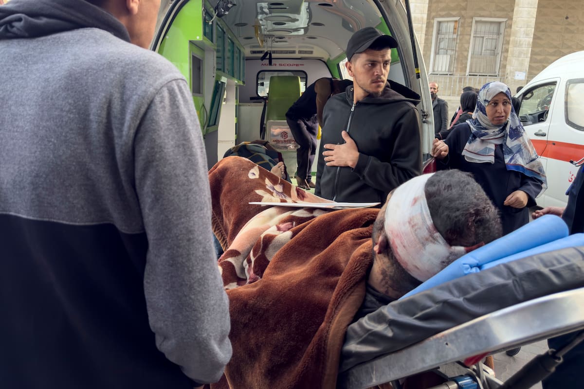 Heridos en el hospital Alahli en Ciudad de Gaza, al norte de la Franja. //EFE