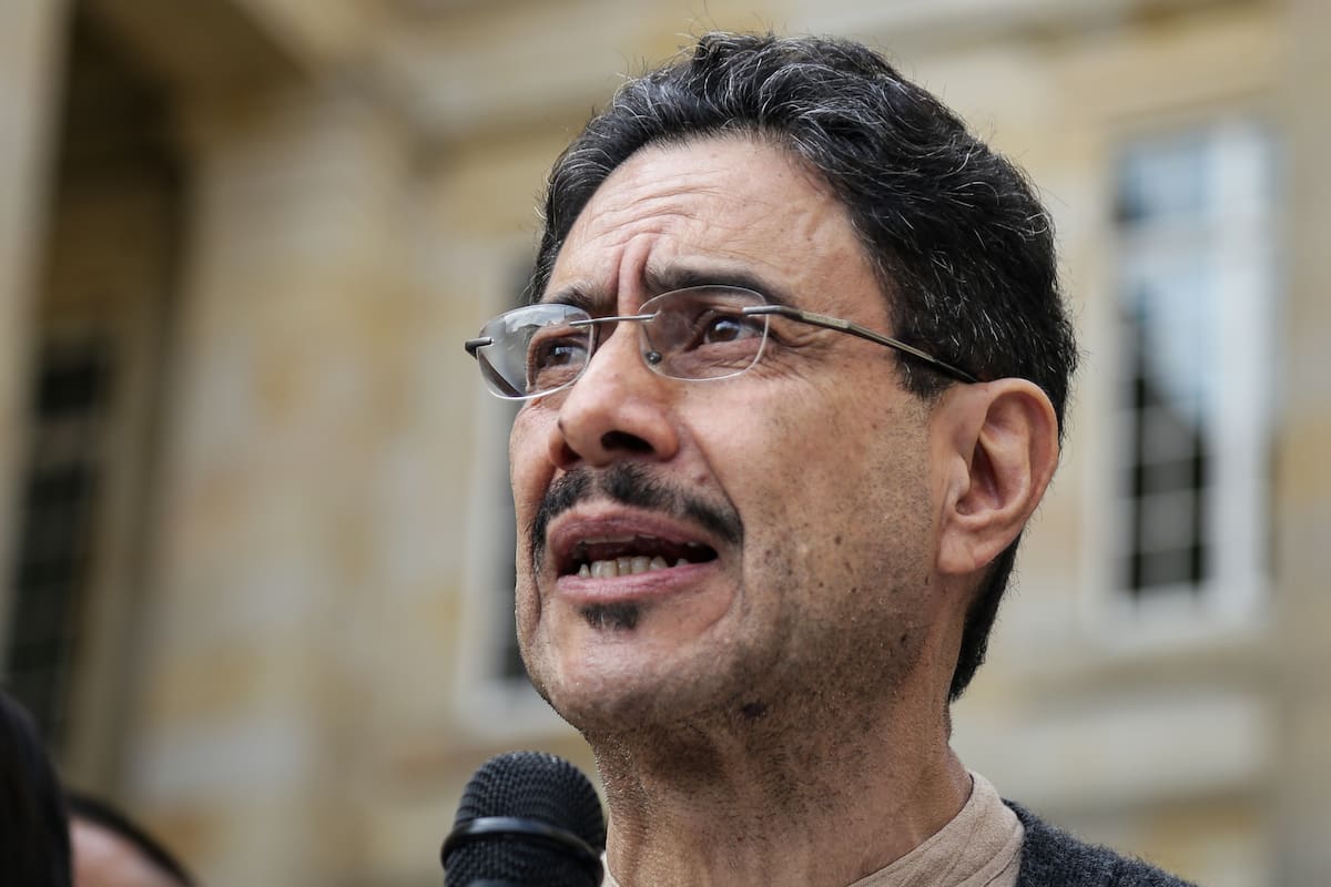Iván Cepeda denunciará a Efraín Cepeda por señalamientos sobre grupos armados