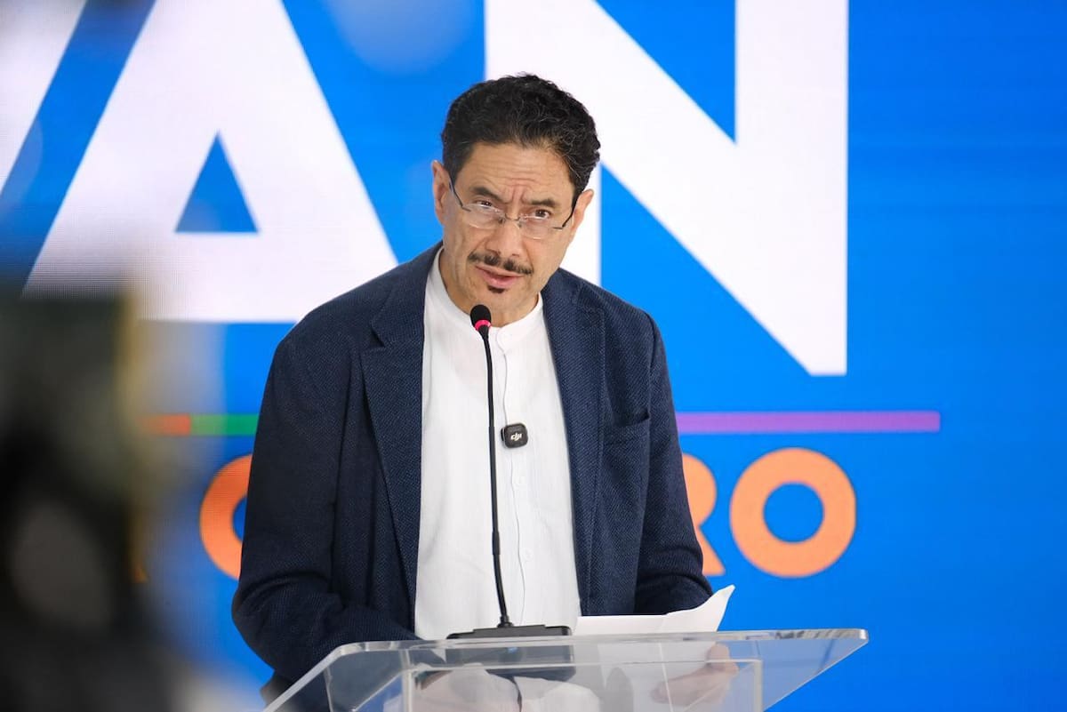 El senador del Pacto Histórico, Iván Cepeda, anticipó que la oposición al gobierno de Abelardo de la Espriella se mantendrá durante los cuatro años del mandato. // Foto: Cortesía - Prensa Iván Cepeda