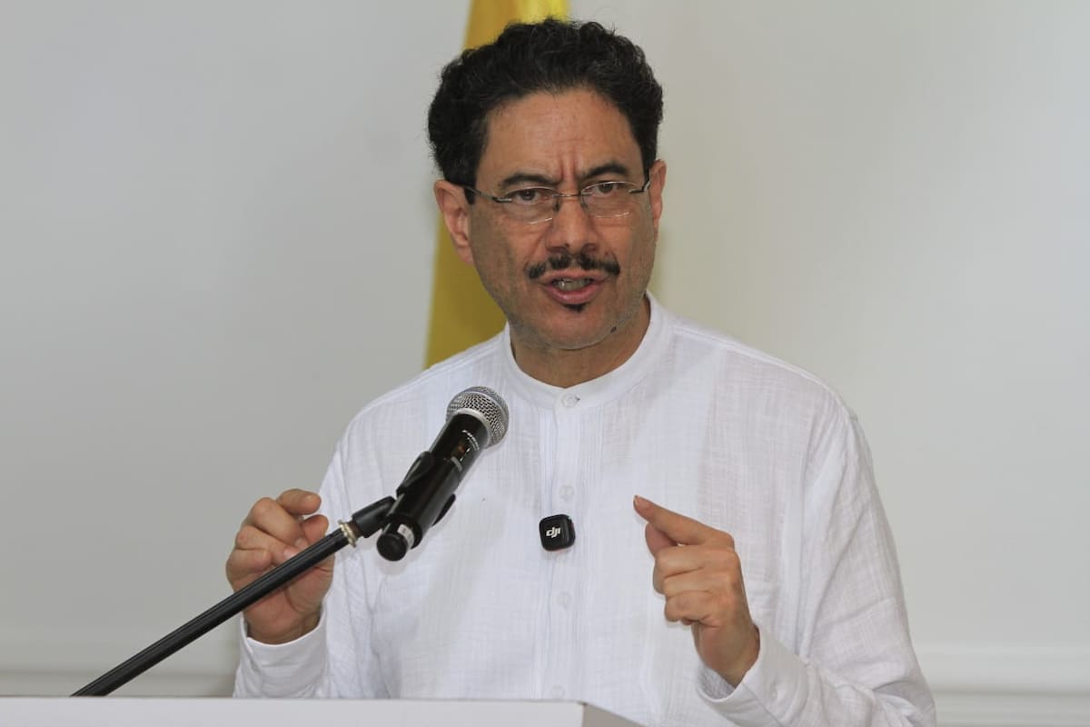 Iván Cepeda prepara denuncia internacional por la situación política en Colombia