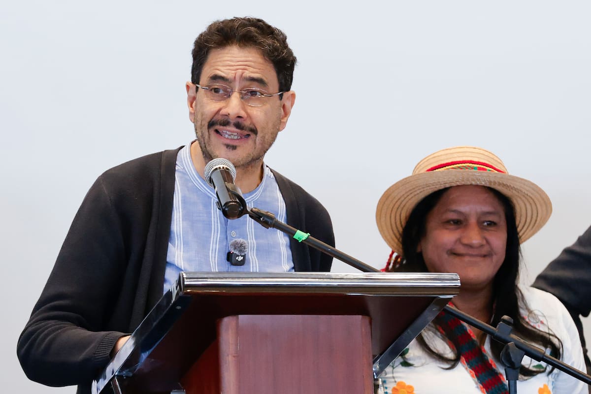 CNE indaga campaña de Iván Cepeda por presunta financiación irregular