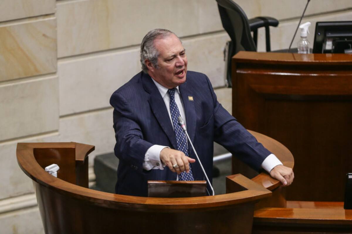 Senador Iván Name aseguró que pagó un alto precio por ser independiente a Petro