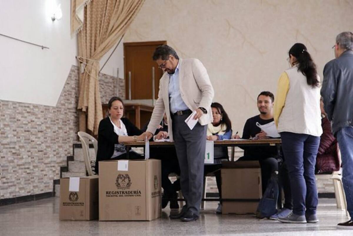 De no llegar el electo Márquez, entonces la bancada de las FARC en el Senado serían Pablo Catatumbo, Victoria Sandino, Carlos Antonio Lozada, Sandra Ramírez y Benkos Biohó. Colprensa.