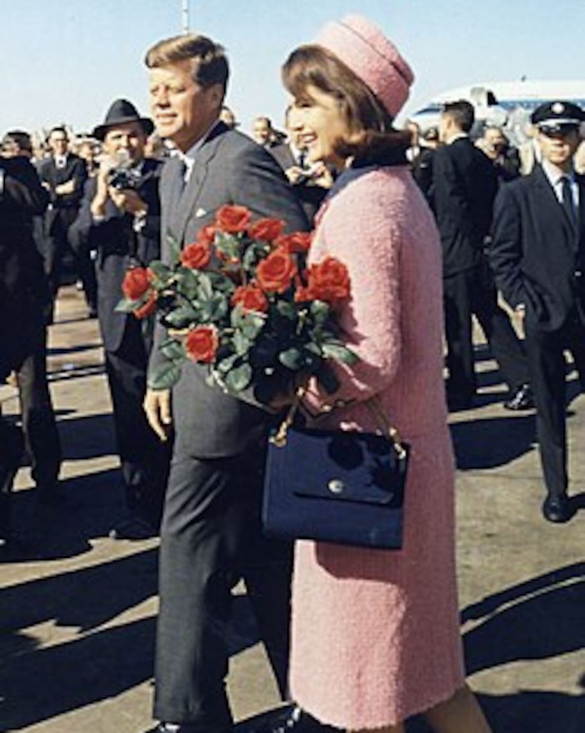 Jacqueline Kennedy y John F. kennedy el día del asesinato. //Foto: Wikipedia.