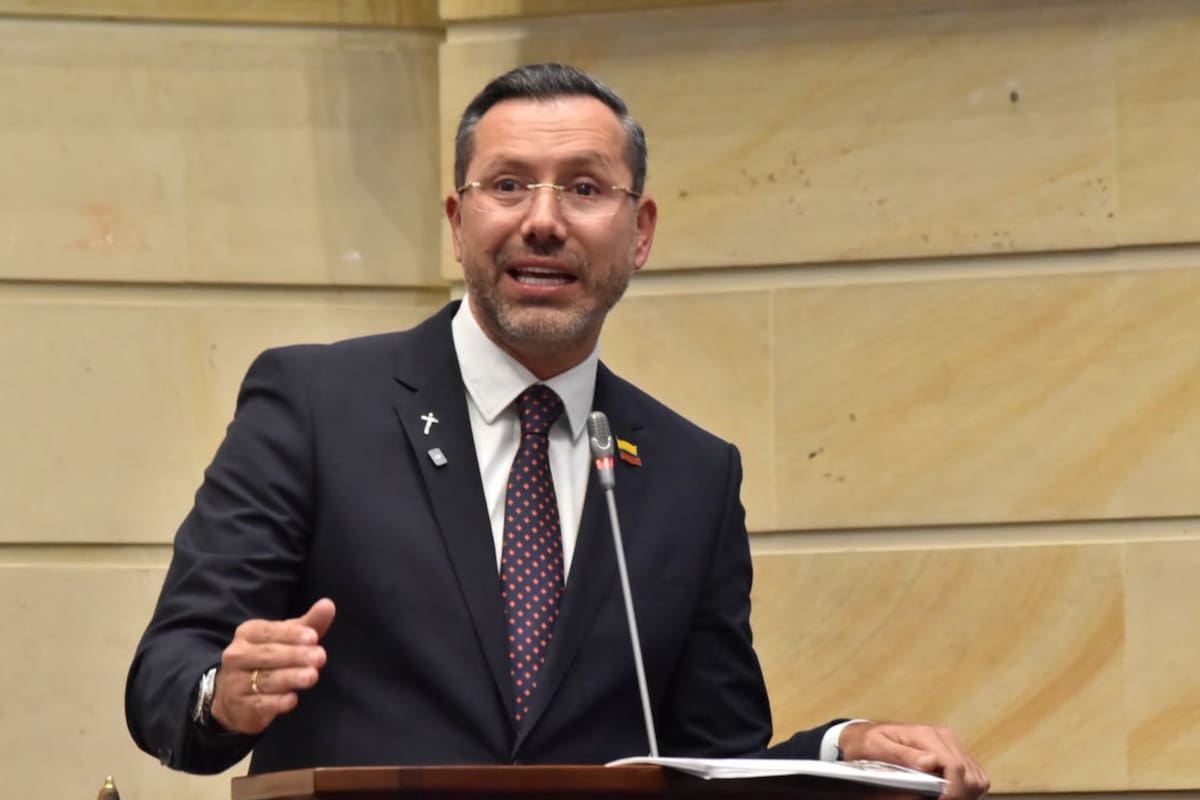 Durante la noche del 9 de septiembre, se realizó el debate de la moción de censura al ministro de la Vivienda, Jaime Andrés Beltrán, en el Senado de la República. // Foto: Colprensa - Externos (Senado).